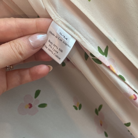 Rare silk robe from Saks - Picture 4 of 4